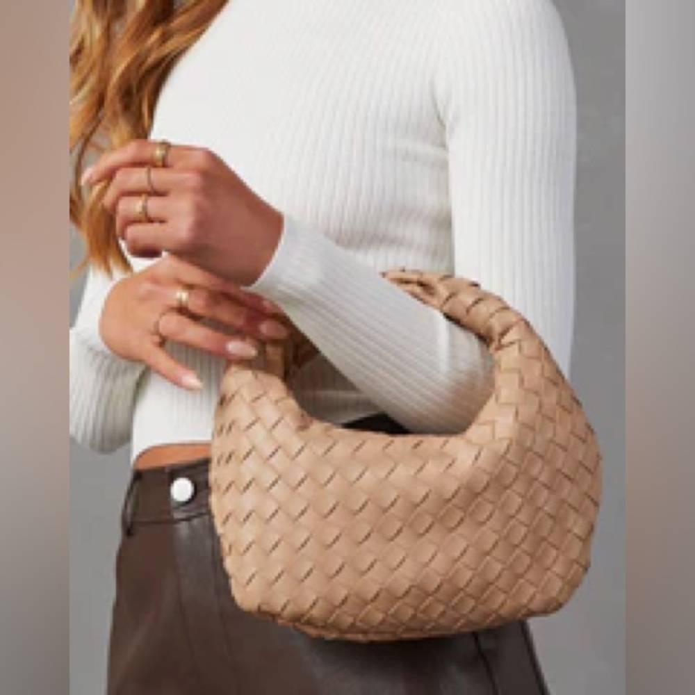 NWT Urban Expressions Tierra Woven Knot Bag in Natural
